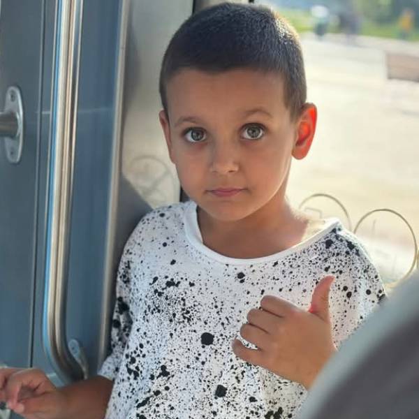 modelka s ID 04013VI7N0 p016