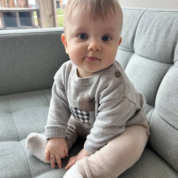 modelka s ID 040143M3J0 p018