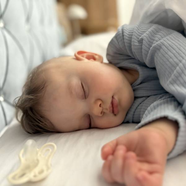 modelka s ID 040143M3J0 p019