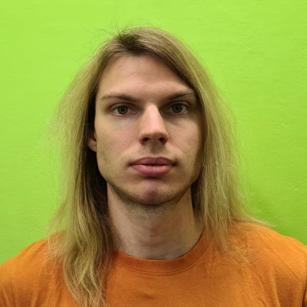 modelka s ID 04015BKVZV p016