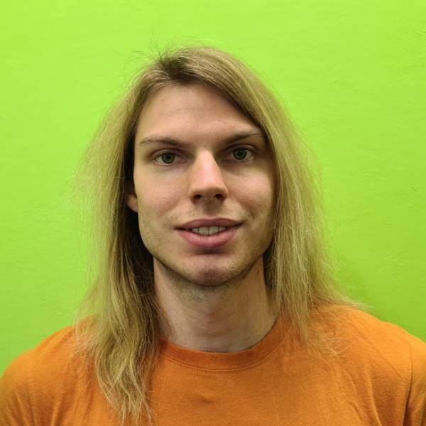 modelka s ID 04015BKVZV p017