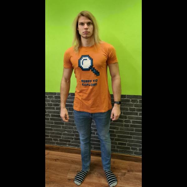 modelka s ID 04015BKVZV p018