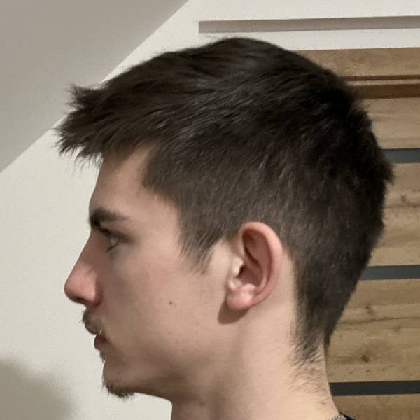 modelka s ID 04015JA5OY p019