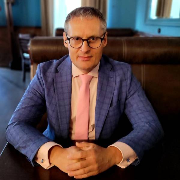 modelka s ID 04015P016B p018