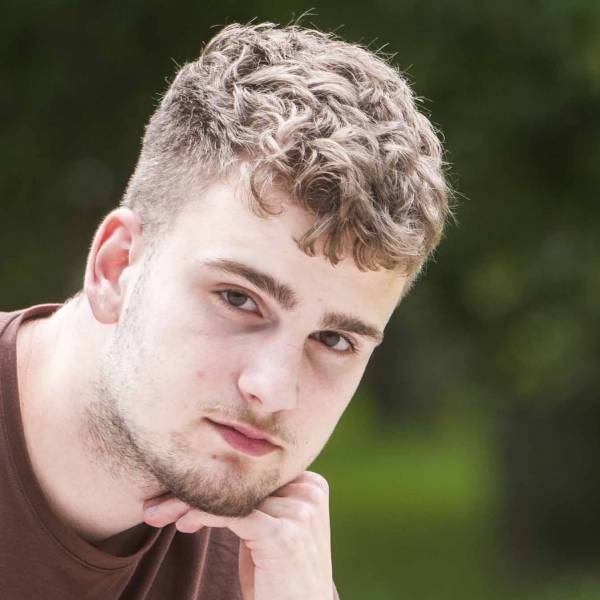 modelka s ID 04015UK6LB p016