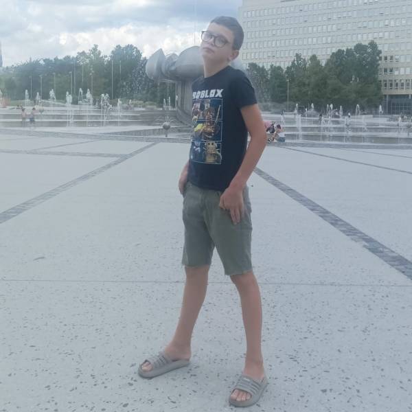 modelka s ID 04015XSQ3F p018