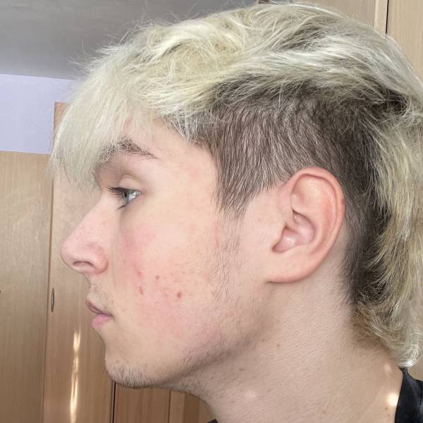 modelka s ID 04017IQ7JO p019