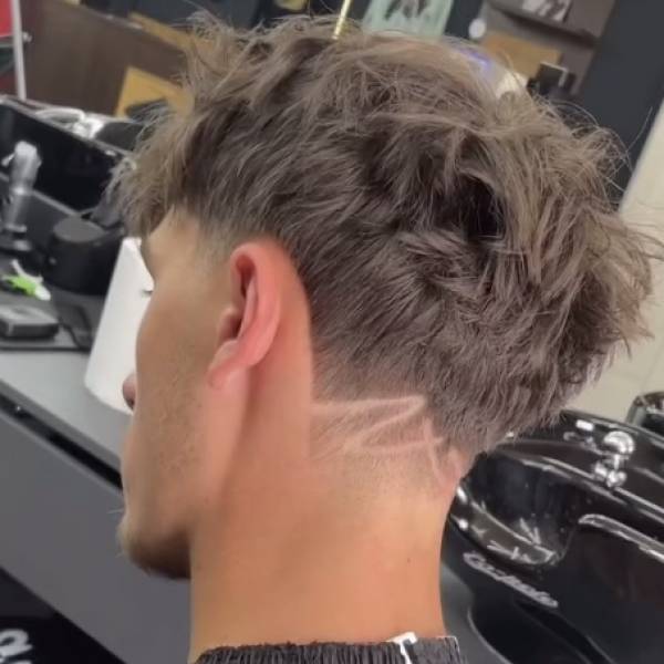 modelka s ID 04017P8LA1 p019