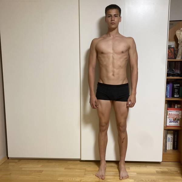 modelka s ID 04017RKZAL p018