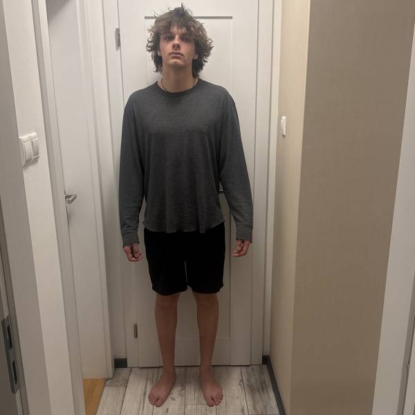 modelka s ID 04018395A8 p018