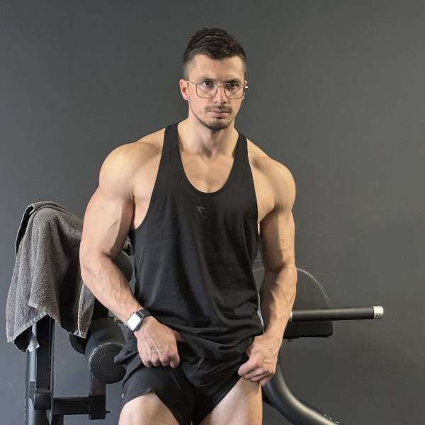 modelka s ID 04018AYIG0 p018