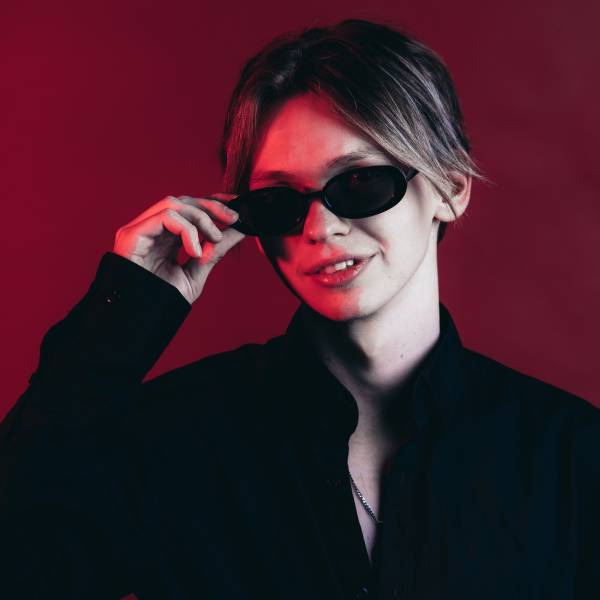 modelka s ID 04018WYYN4 p017