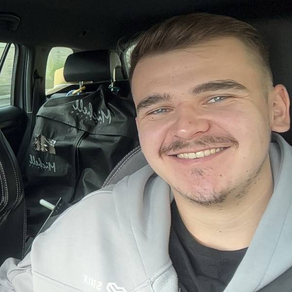 modelka s ID 04019DLFKR p017