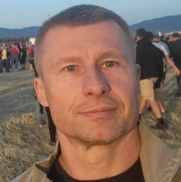 modelka s ID 04019Z2UGU p016