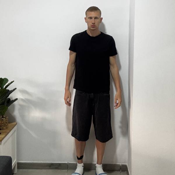 modelka s ID 0401AV9HR3 p018