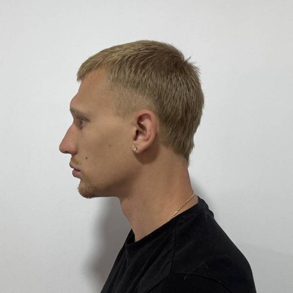 modelka s ID 0401AV9HR3 p019