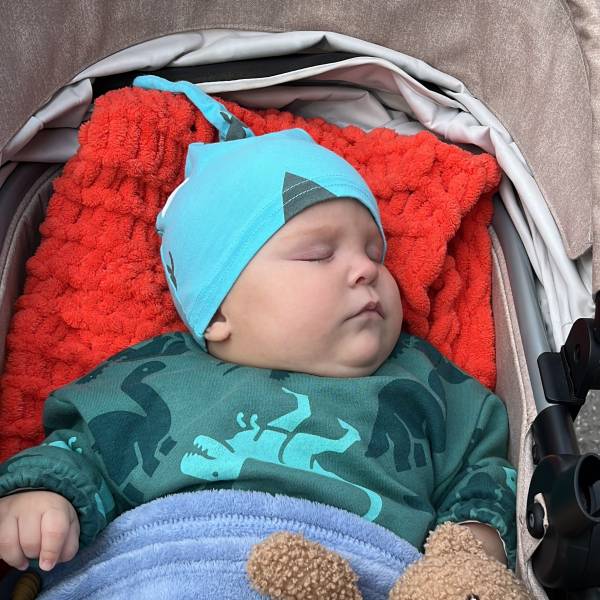 modelka s ID 0401B0UJMA p019