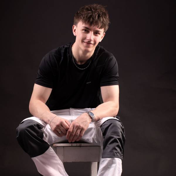 modelka s ID 0401DB1VJI p017