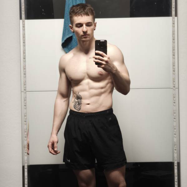 modelka s ID 0401DOGSYF p018