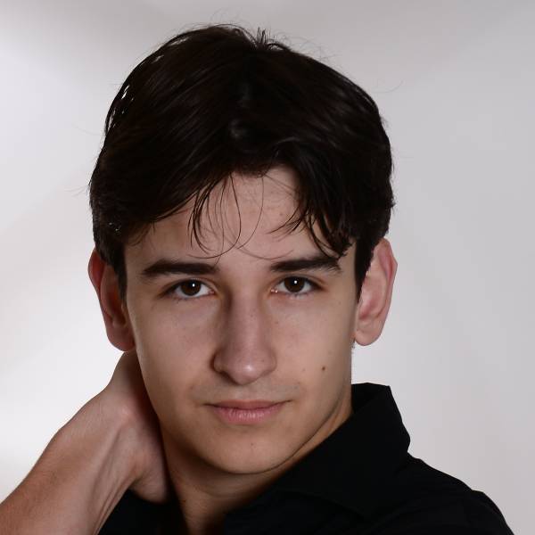 modelka s ID 0401EYWFHO p016