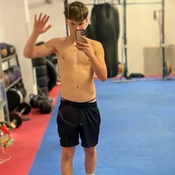 modelka s ID 0401GMM7ZO p018