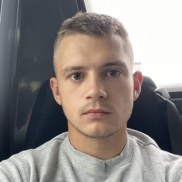 modelka s ID 0401IHMQRG p016