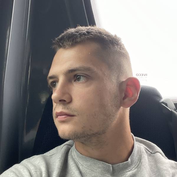 modelka s ID 0401IHMQRG p019