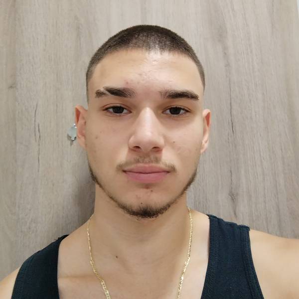 modelka s ID 0401IUBPBZ p016