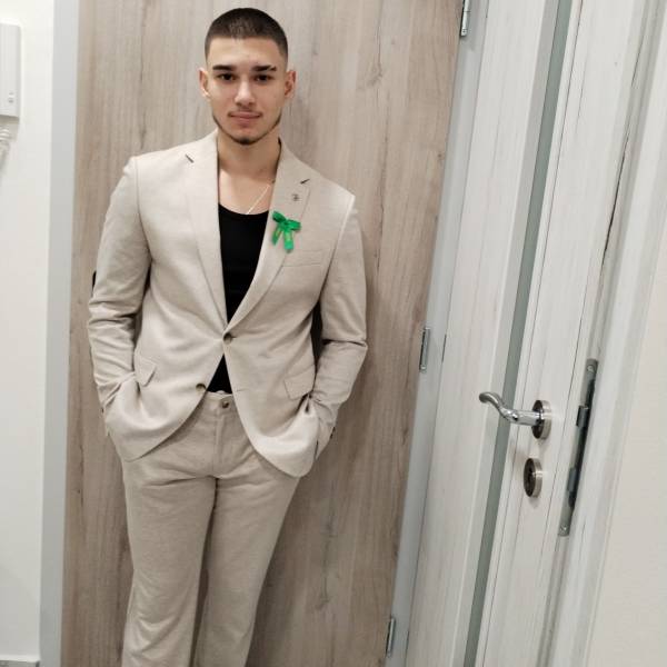 modelka s ID 0401IUBPBZ p018