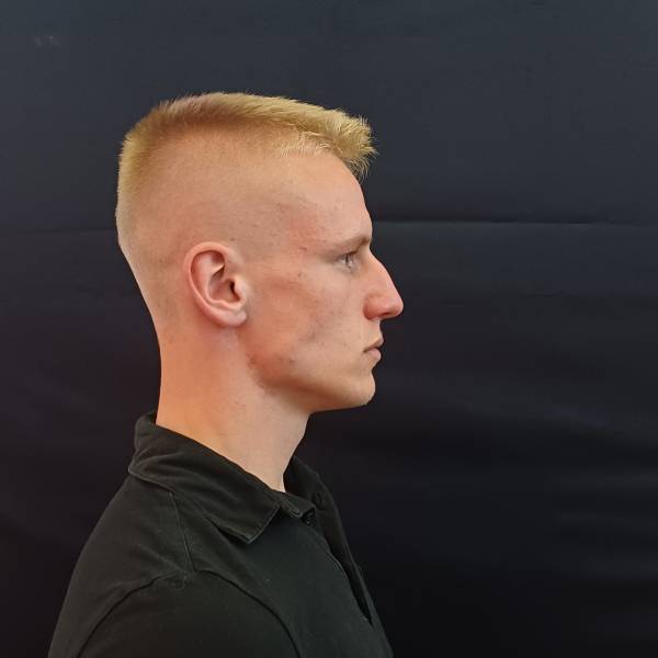 modelka s ID 0401JG9O7Q p019