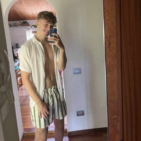 modelka s ID 0401JKY8IZ p018