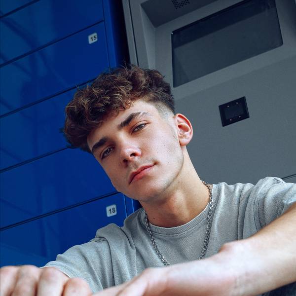 modelka s ID 0401JTKQJD p017