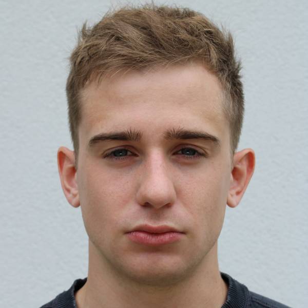 modelka s ID 0401JVEBF1 p016