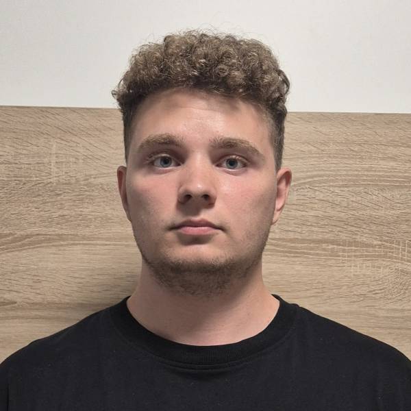 modelka s ID 0401JX7KJ8 p016