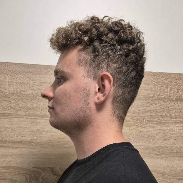 modelka s ID 0401JX7KJ8 p019