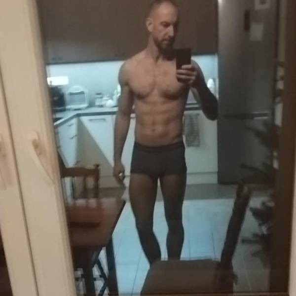 modelka s ID 0401K30Y0G p018