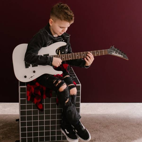 modelka s ID 0401KG6WCM p019