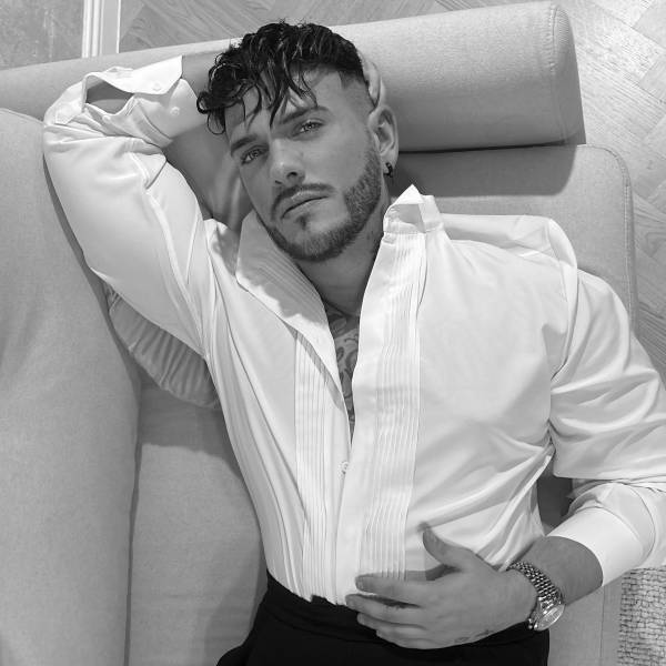 modelka s ID 0401NGQZSN p016