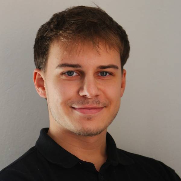 modelka s ID 0401OH3ZVS p017