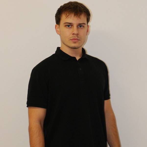 modelka s ID 0401OH3ZVS p018