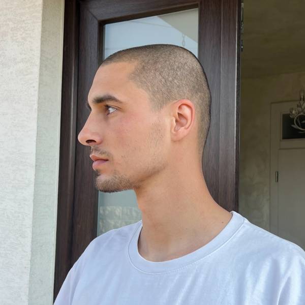 modelka s ID 0401OKKXYB p019