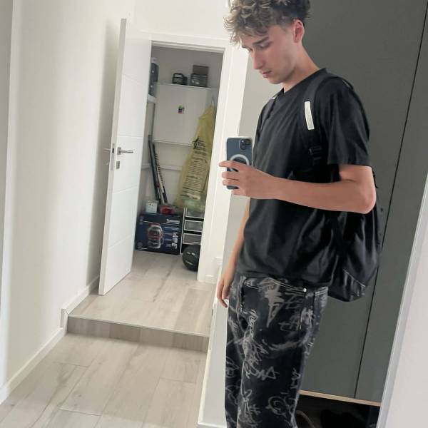 modelka s ID 0401PZVREA p018