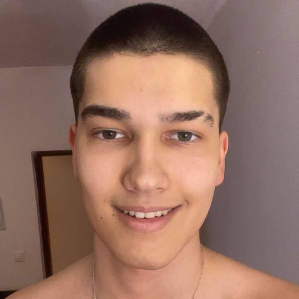 modelka s ID 0401Q59GZM p017