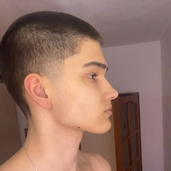 modelka s ID 0401Q59GZM p019