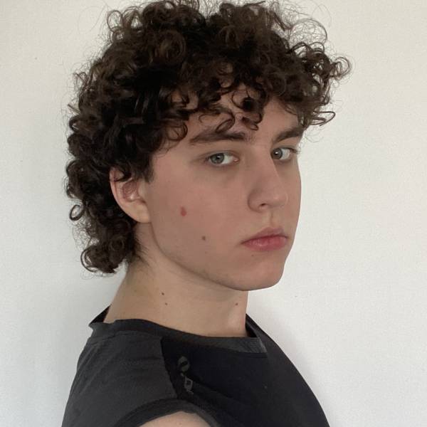 modelka s ID 0401QUE9AY p018