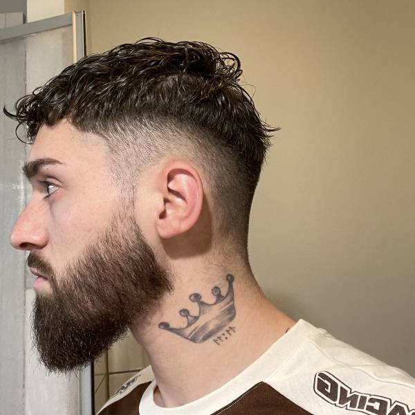 modelka s ID 0401QW4H68 p019