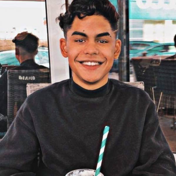 modelka s ID 0401R6CMHJ p017