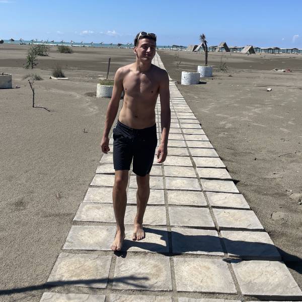 modelka s ID 0401UE9JE9 p018