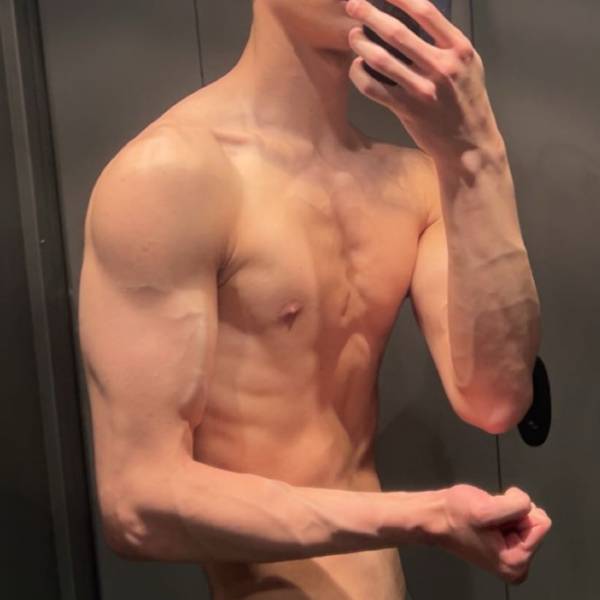 modelka s ID 0401UGPTCA p018