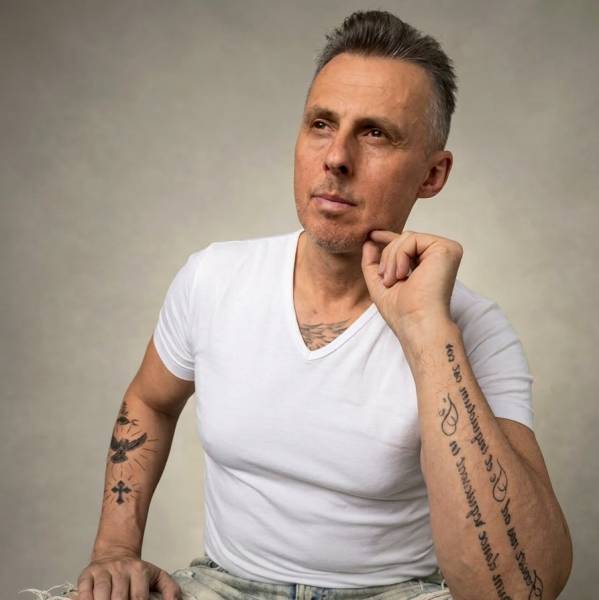 modelka s ID 0401VS7X2E p019